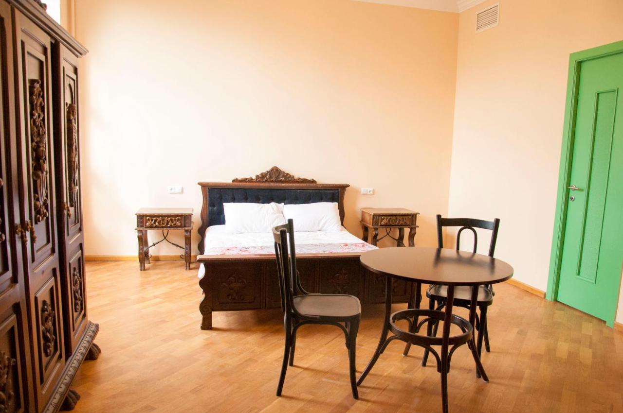 יירבאן X Hotel מראה חיצוני תמונה