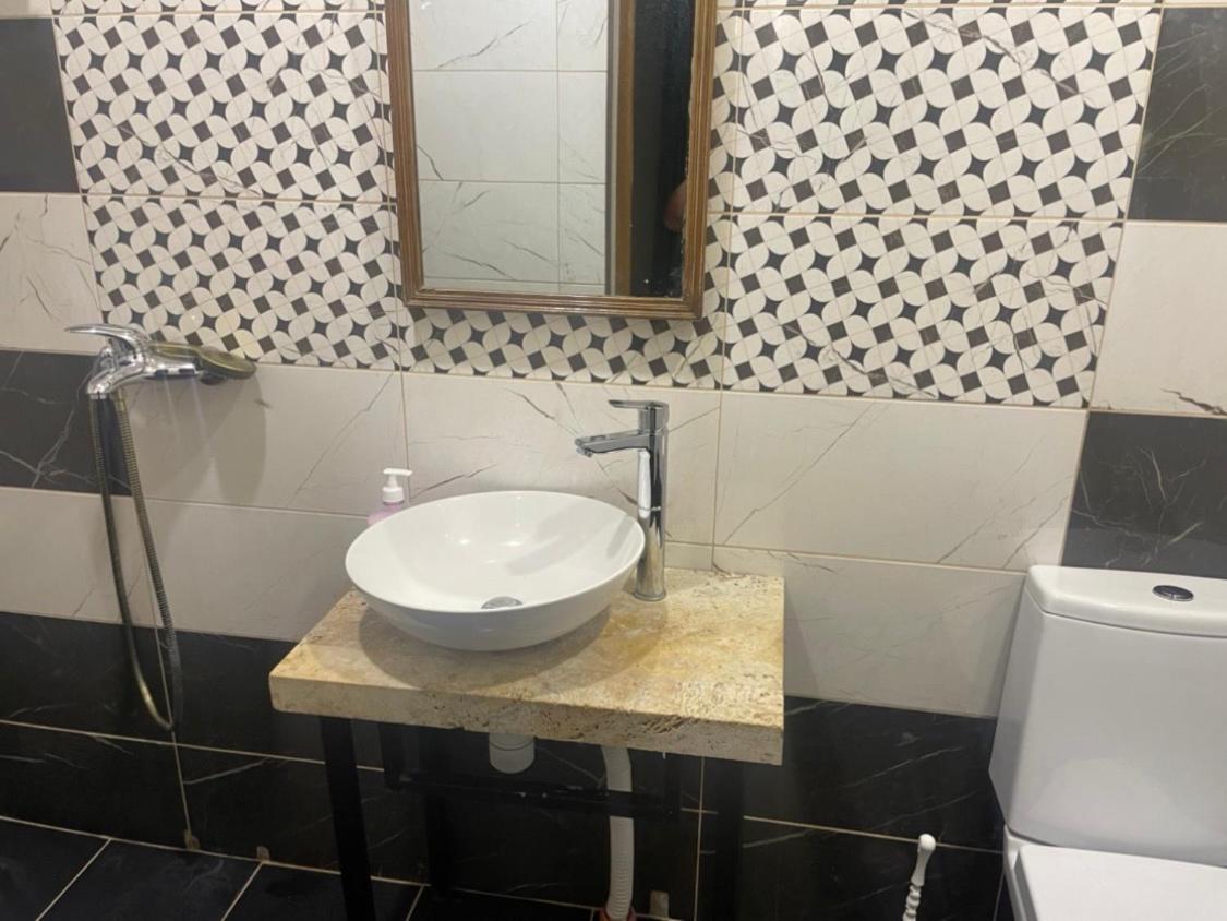 יירבאן X Hotel מראה חיצוני תמונה